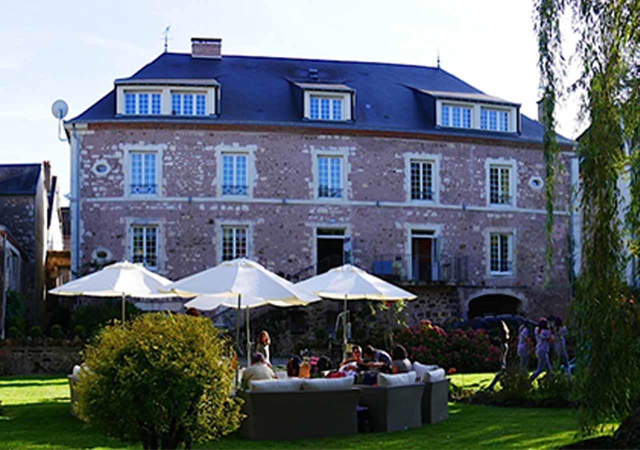 Logis - Auberge De L'Abbaye Thiron-Gardais ภายนอก รูปภาพ