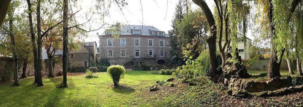 Logis - Auberge De L'Abbaye Thiron-Gardais ภายนอก รูปภาพ