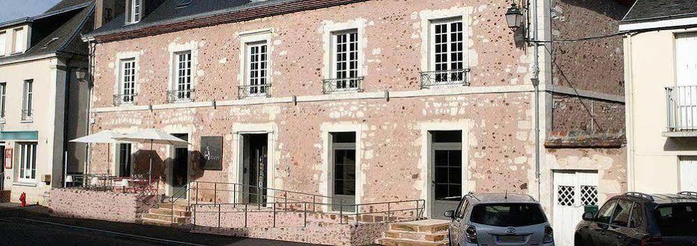 Logis - Auberge De L'Abbaye Thiron-Gardais ภายนอก รูปภาพ